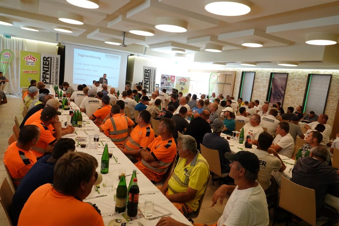 Betriebsversammlung bei Pfnier Bau in Neutal